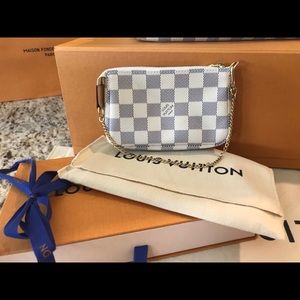 Louis Vuitton Mini Pochette